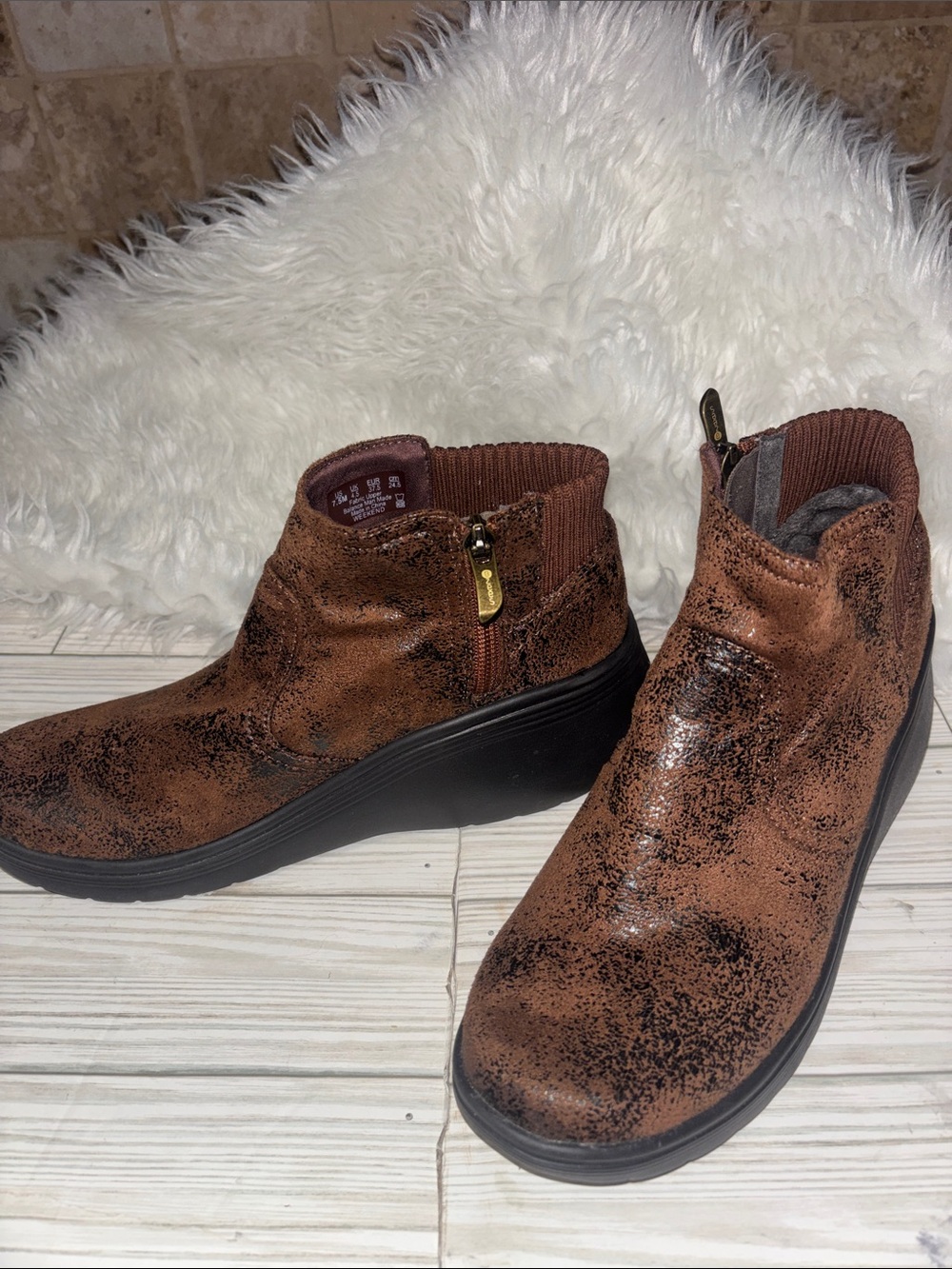 Bzees Weekend Brown Casual Ankle Boots Booties Comfy Shoes Women’s Size 7.5